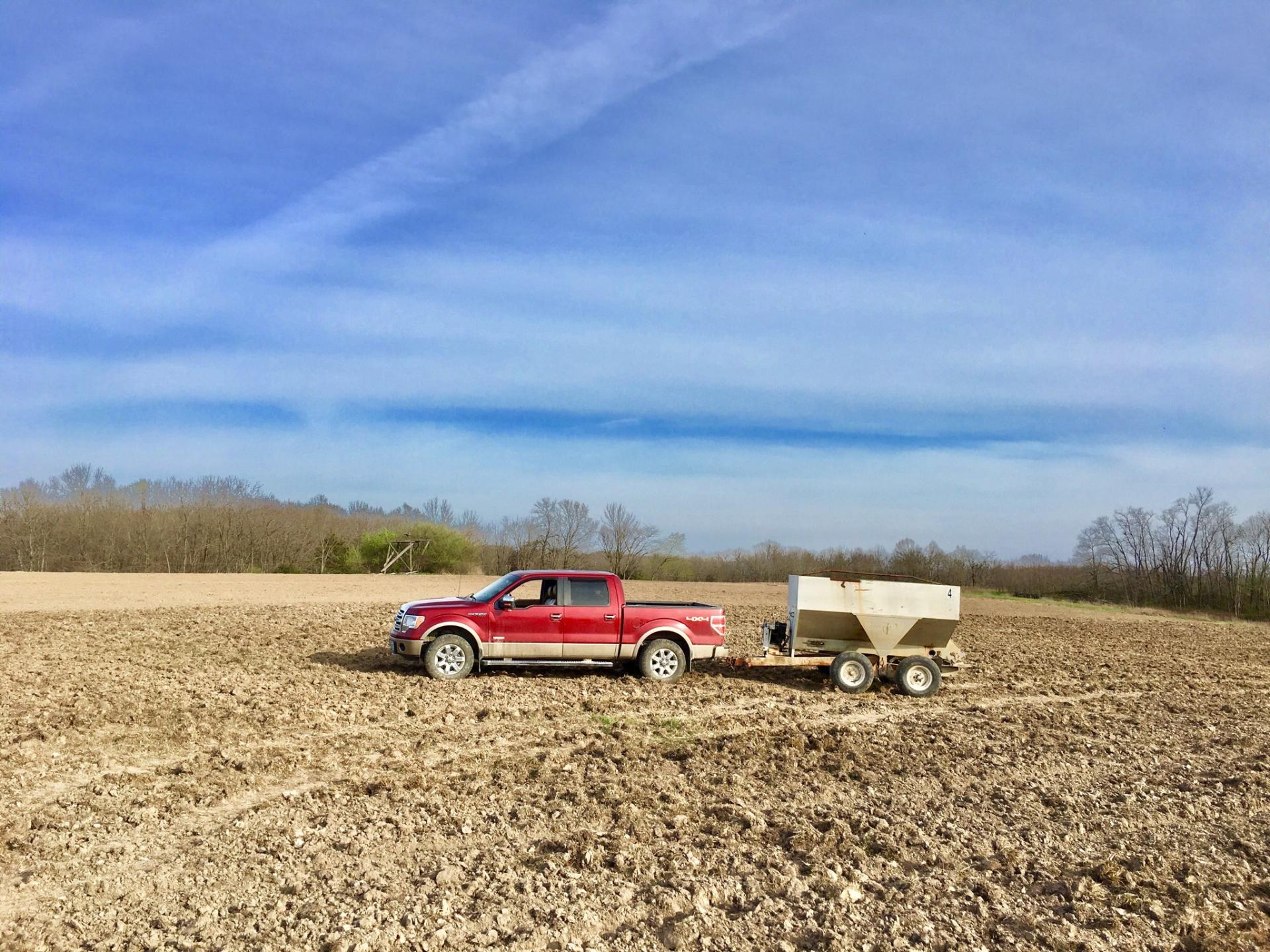 fertilizer buggy.jpg