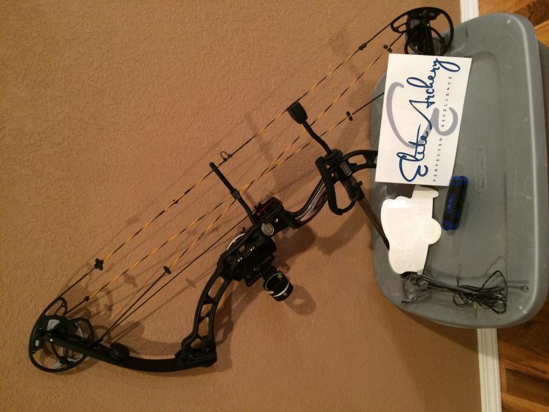 2012 Elite Pure 
 RH 60 LBS 29" Draw 
 It has a custom string and cable set on it (black and yellow). It comes with the original string and cables,