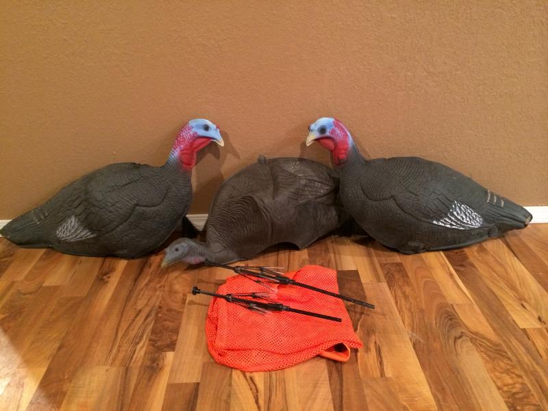 3 foam decoys here. 2 steaks and a carrying bag. 
 Asking $20 OBO
 Located in Ankeny