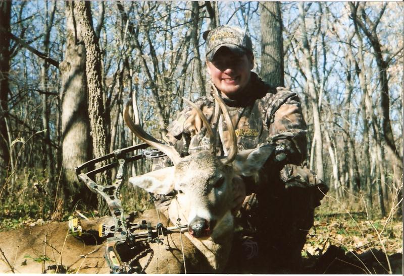 Buck I shot in 2007, first buck ever filmed for Haastyle Hunting TV, 3 beamed buck from Missouri