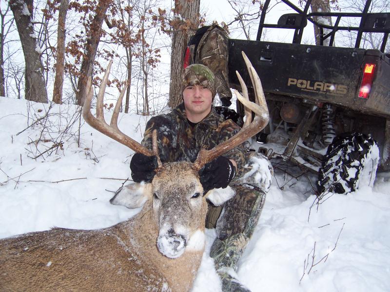 late muzzleloader buck 1 7 2010