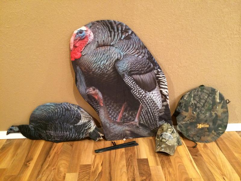 These are 2 Montana Decoys. A single hen and a breeding pair. I am also adding a Montana Decoy carrying bag and hat.
 Asking $50 OBO
 Located in Ank